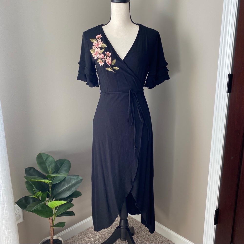 Blu Pepper Floral Embroidered Wrap Dress Black Sz Small